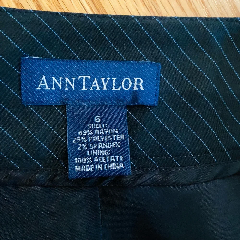 Ann Taylor - flounce pencil skirt - Picture 7 of 10